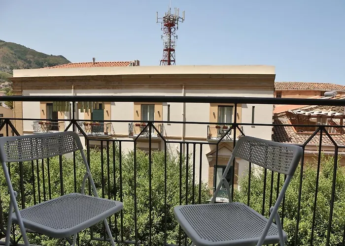 Sunny Flat - Self * 체팔루