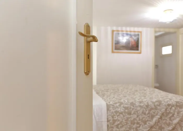 Sunny Flat - Self * Cefalú